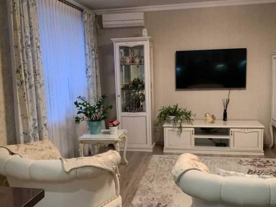 Центр міста. Цегляна новобудова. Прождаж просторої квартири. Полтава