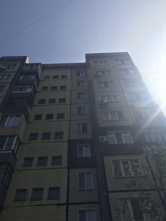 Продам 3-х комн. кв-ру современный ремонт м-н  Солнечный 55 - фото 1