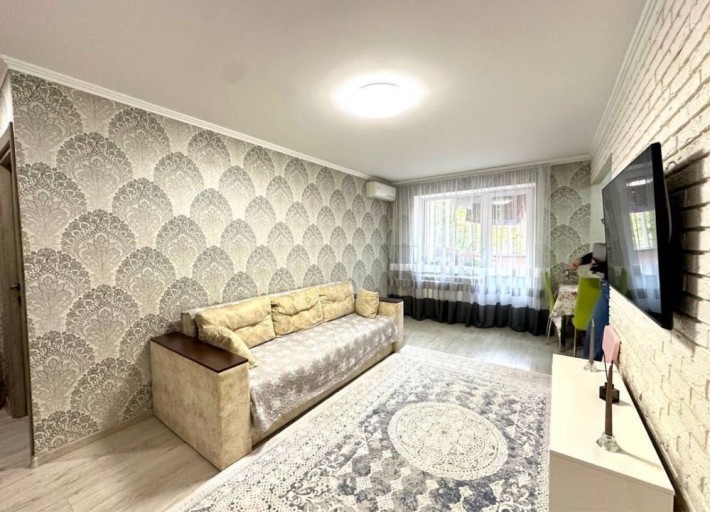 В продажі світла х3-к квартира - фото 1