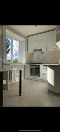 2кімнатна квартира в центрі з ремонтом - фото 1