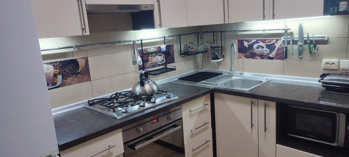 Продам 2к.квартиру з меблями та технікою вул. ЗСУ початок - фото 1