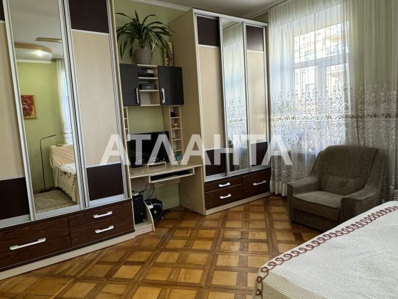 Чудова 3 км квартира в Центрі Черновцы