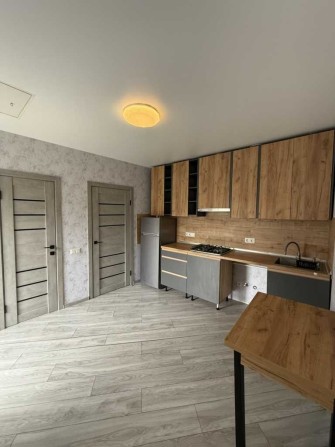 Будинок з євроремонтом і автономним опаленням, 2 хв до транспорту - фото 1