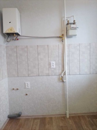 2к.квартира, Центр, цегла, 2/5, свіжий ремонт ! - фото 1