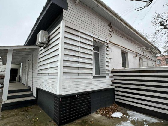 2к. кв., Березовий Сквер, можна під комерцію! ЦЕНТР! Полтава