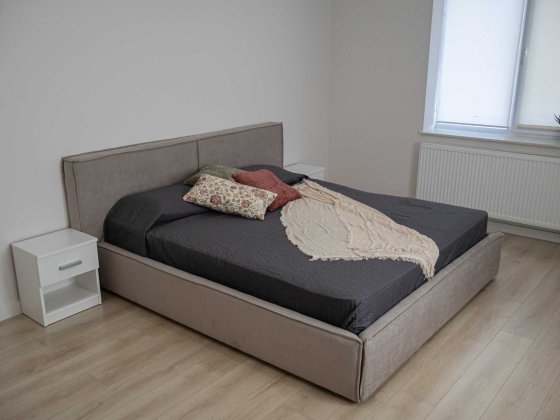 Продається 2-кімнатна в новобудові з ремонтом і технікою, 75 м² ЗДАНА Чернівці