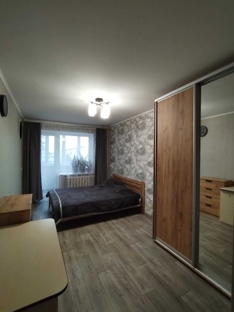 Продам 2 к. квартиру. пр. Перемоги - фото 1
