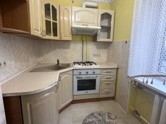 Продається 1 кім квартира укомплектована Черновцы