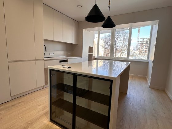 Продаж трьох кімнатної квартири вул. Героїв Майдану 53 Черновцы