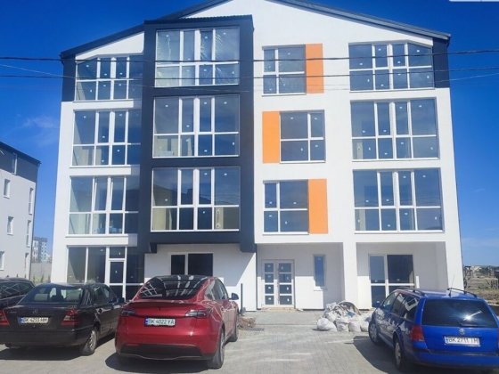 # Продам 2 кім.квартиру на Щасливому Рівне