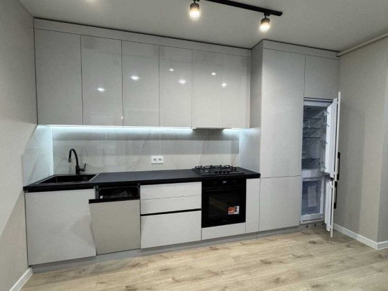 1-кімнатна ( На Щасливому ) Нова. Середній 6 поверх. Заселений будинок Рівне