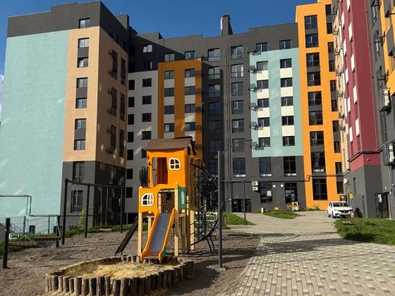 +Новобудова в престижному районі з виглядом на озеро! Рівне