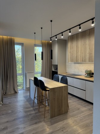 БЕЗ КОМІСІЇ! Продаж квартири 64 м2 з паркомісцем/Пр. Свободи,центр - фото 1