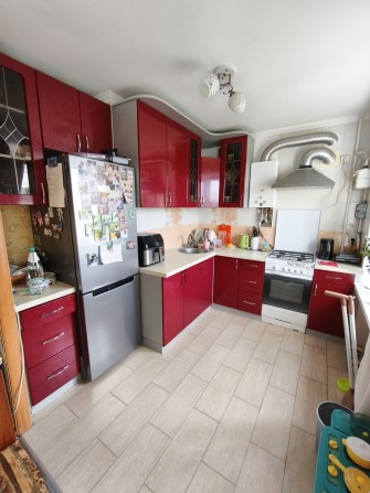 Продам квартиру на Роменській біля 25 школи в цегляному будинку - фото 1