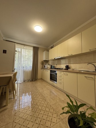 Продається гарна, велика однокімнатна. Боздош. - фото 1