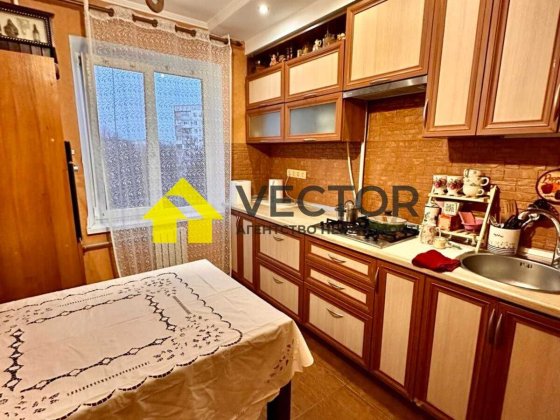 БЕЗ КОМІСІЇ 000% Продаж 4х кімнатної квартири, Гарний стан. 5/9 поверх Полтава