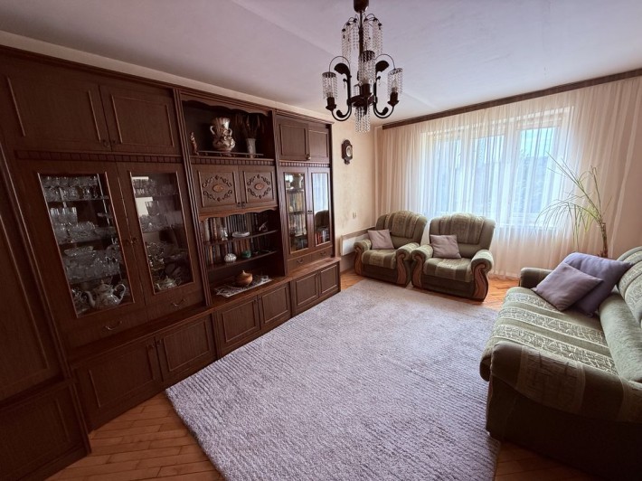 Продаж квартири по вул. Джамбула - фото 1