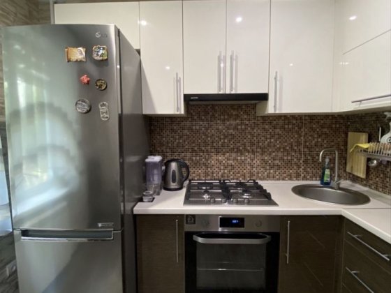 Продається 2-кімнатна чешка Черновцы