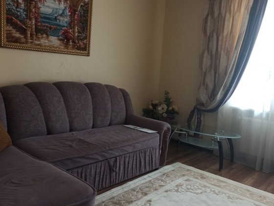 Продам 3-кімнатну квартиру з індивідуальним газовим опаленням