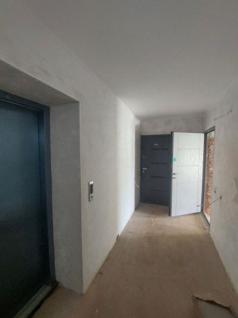 Продам 2 кім. Вул. Чернівецька, 65 м2, 5 пов. 49500$ - фото 1