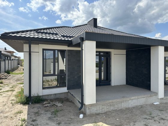 Двоян в місті. На початку масиву Гаромнія. Рівне