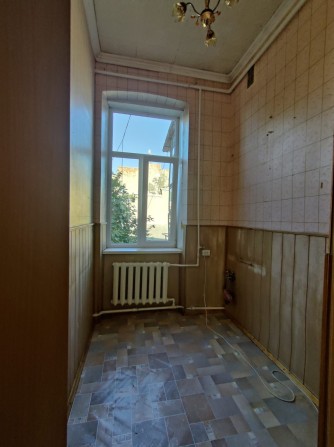 Продам квартиру 57 кВ. М Чернівці внизу вул. Шевченка.. - фото 1