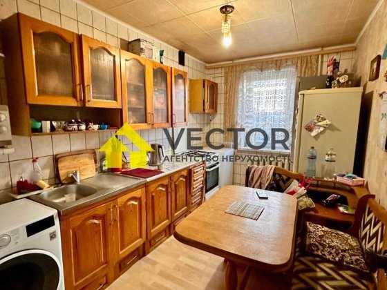 Трикімнатна 70м² в ЦЕГЛЯНОМУ будинку! Техніка+меблі ТОРГ! Полтава