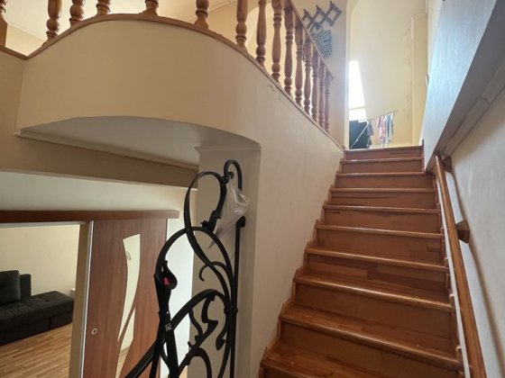 Вул Климпуша 2 ярусна квартира, газове отопл. Ужгород