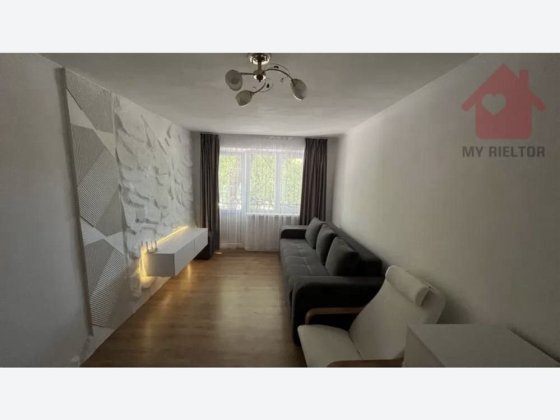 Продаж 1-кімнатної квартири в центрі міста Ужгород