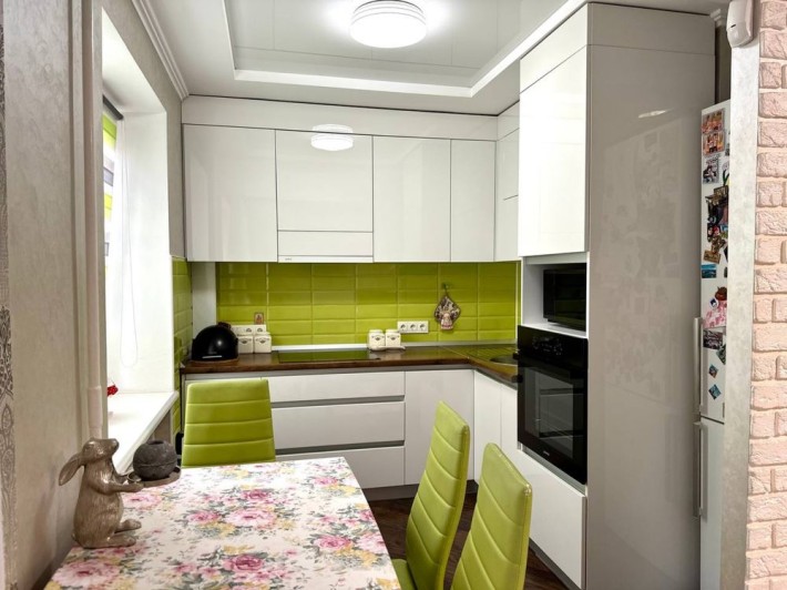 продаж 3-кімнатна (перепланована) квартира, вул. Відінська - фото 1