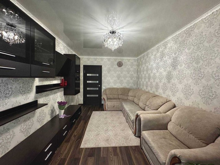 Продам укомплектовану 2-кімнатну квартиру в новобудові - фото 1