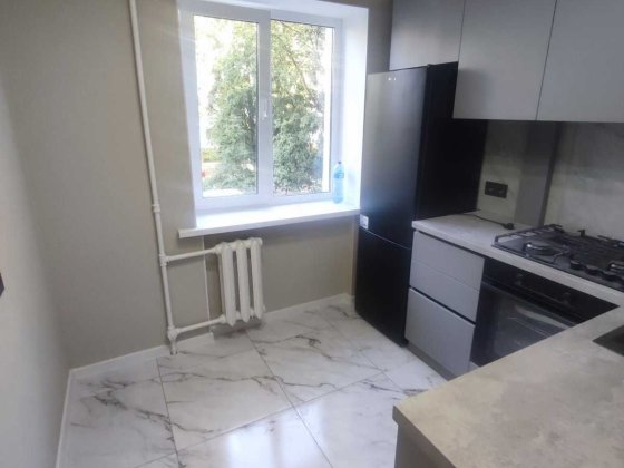 Продам 2к квартиру на Алмазному, 2й поверх, цегла, свіжий євроремонт Полтава