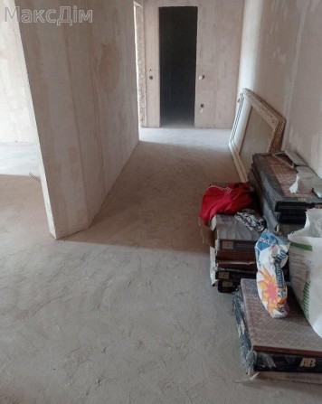 Продам простору 2-кімнатну квартиру з кладовою - фото 1