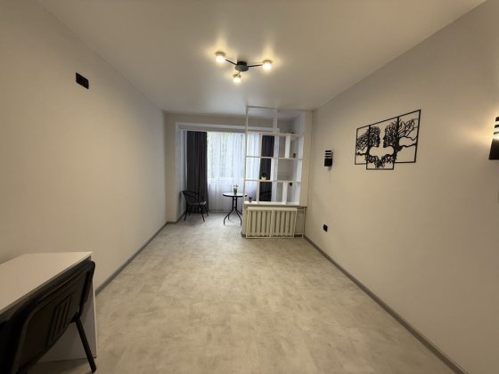 Продається 2кім чешка р-н Комарова Черновцы