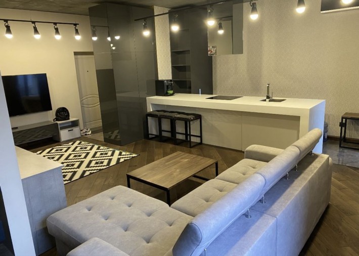 Продаж просторої 2-кімнатної квартири | 85 м2 - фото 1