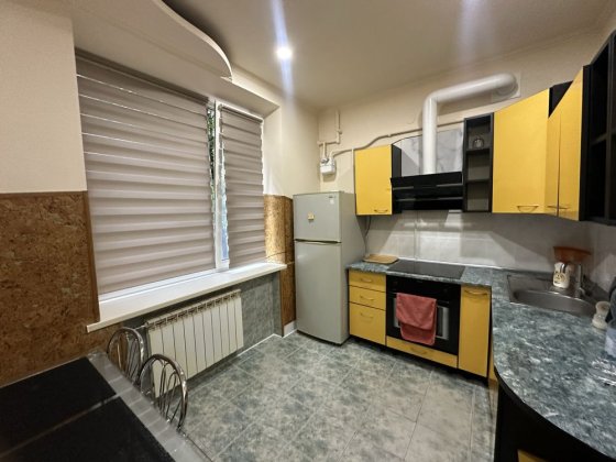 Продам 2 кімн квартиру, центр Чернівці