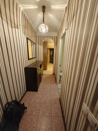 П-кт Воскресенський (Перова).24 Б .  1 поверх  3 кімнатна к-ра. - фото 1