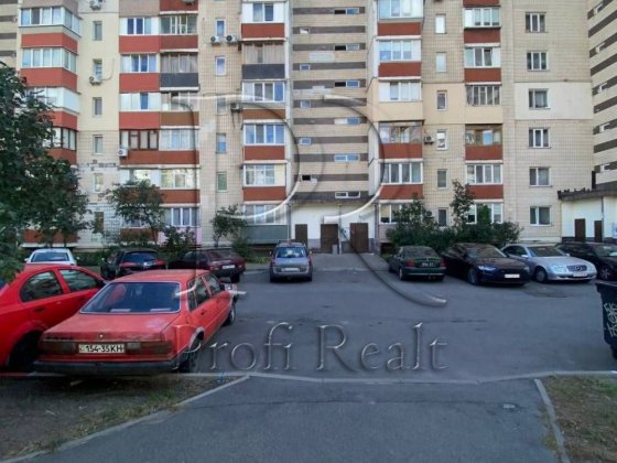 Продаж 1 кімн. квартири за адресою Сержа Лифаря 16/Троєщина/ТРЦ РАЙОН Киев