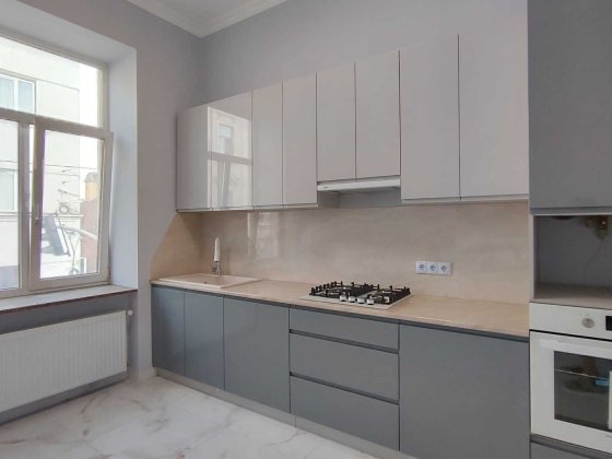 Продаж 2 кімнатної КВАРТИРИ з ЄВРОремонтом в ЦЕНТРІ Чернівців Черновцы