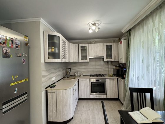 Продається 3-х кімнатна квартира. Цегла. Вул. 8 Березня Ужгород