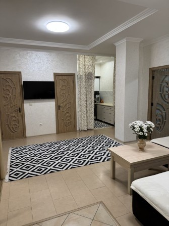 Продам 3 кімнатну квартиру в Ужгороді - фото 1