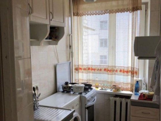 Продаж 1 км квар вул Ушинського 23 Космонатів Караваєві дачі Волинська Киев