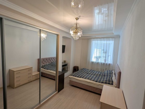 2-х кімнатна квартира з кухнею - студією Винница