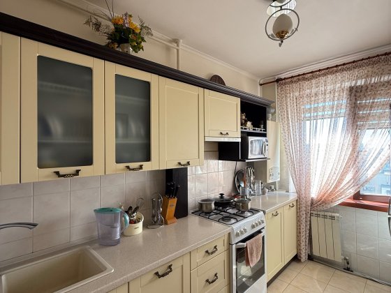 Продаж 3-х кімнатної квартири Ужгород