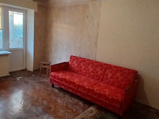 Продам 1 ком на Куреневке по ул. Кириловская Киев