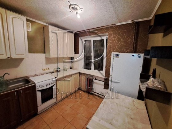 Продаж 1 кімн. квартири вулиця Антонова 4/Солом'янський рн Киев