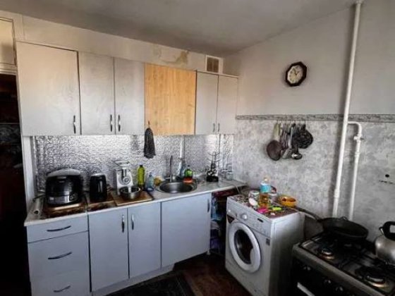 Продаж 1-к квартири вул. В. Івасюка 27а Київ