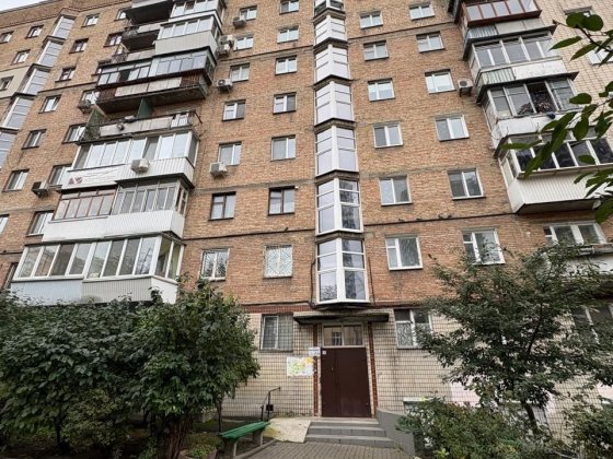 1-но к. кв. в центрі Києва з видом на Костел метро Олімпійська Київ