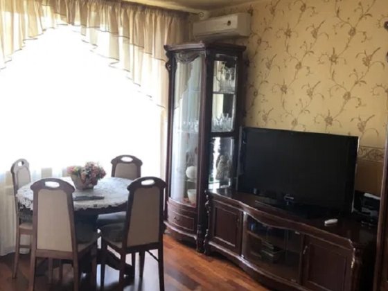 Продаж 3-к квартири вул Єреванська 13  Солом'янський район Київ