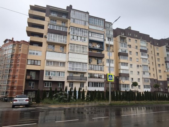 Продається 2к квартира(мансарда) вул. Рівненська Чернівці